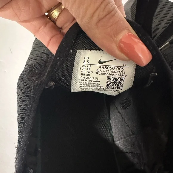 Nike Air Max 270 Triple Black Sneakers Men’s Size 8.5 - Picture 6 of 6